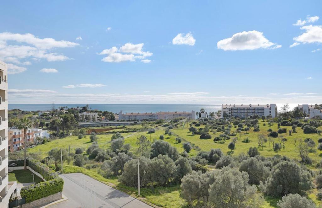 Cozy Apartment With Seaview 300M From The Beach Portimão Exterior foto